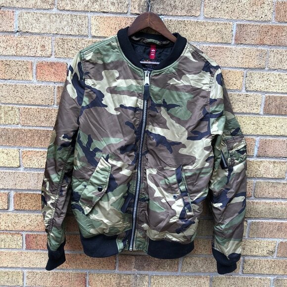 Alpha Industries Camo Bomber Jacket Large - Picture 1 of 5